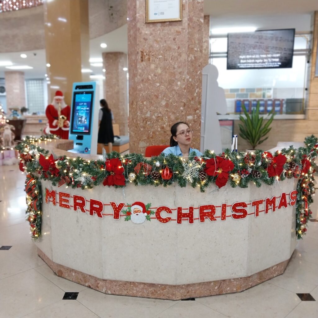 ホーチミンの銀行のクリスマス