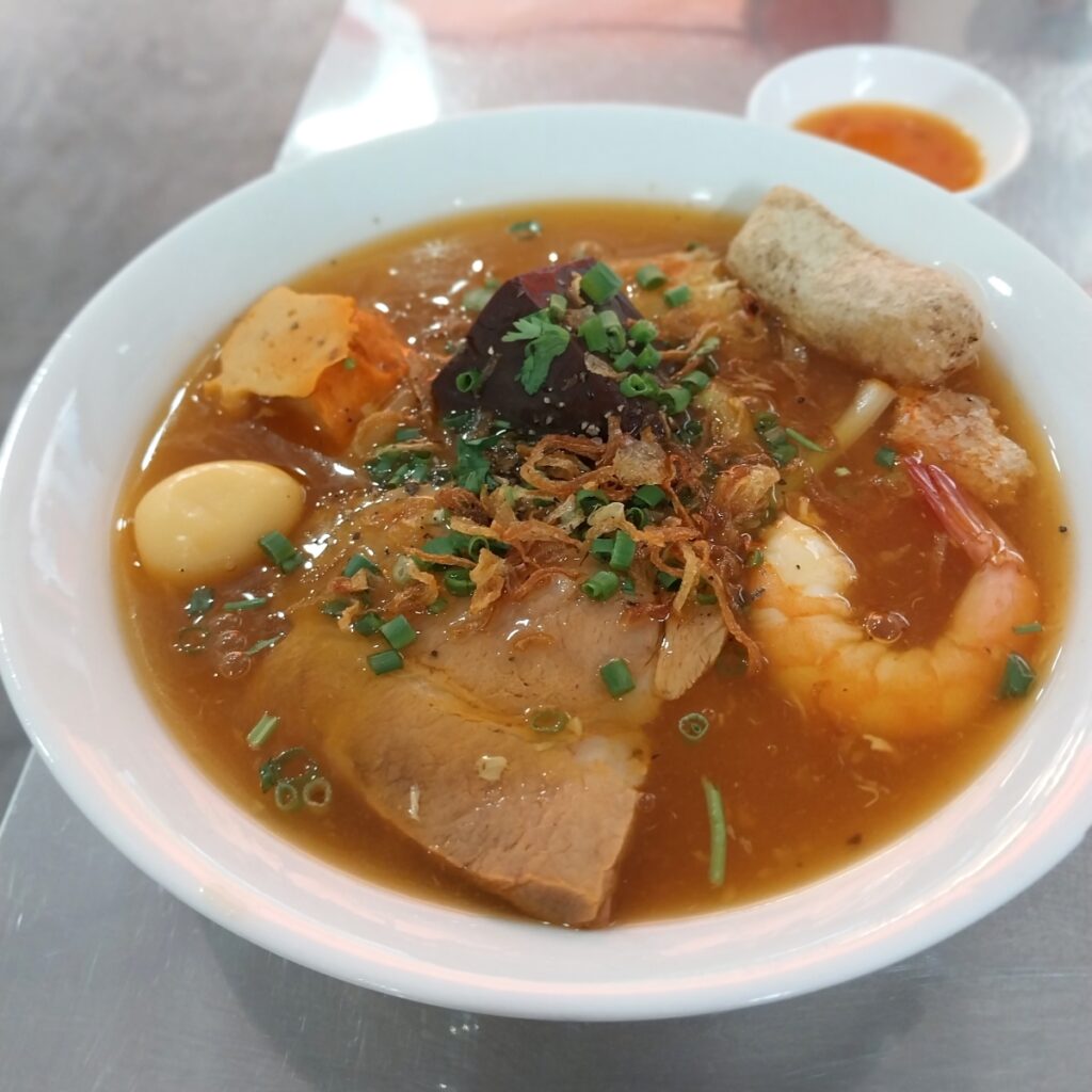 ホーチミン７区のBanh canh cua バインカンクアのメニュー