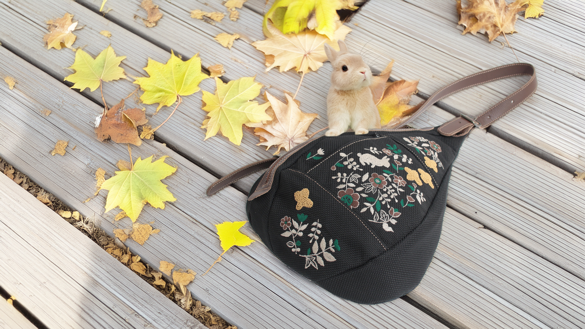 うさぎガーデン刺繍のボディーバッグ