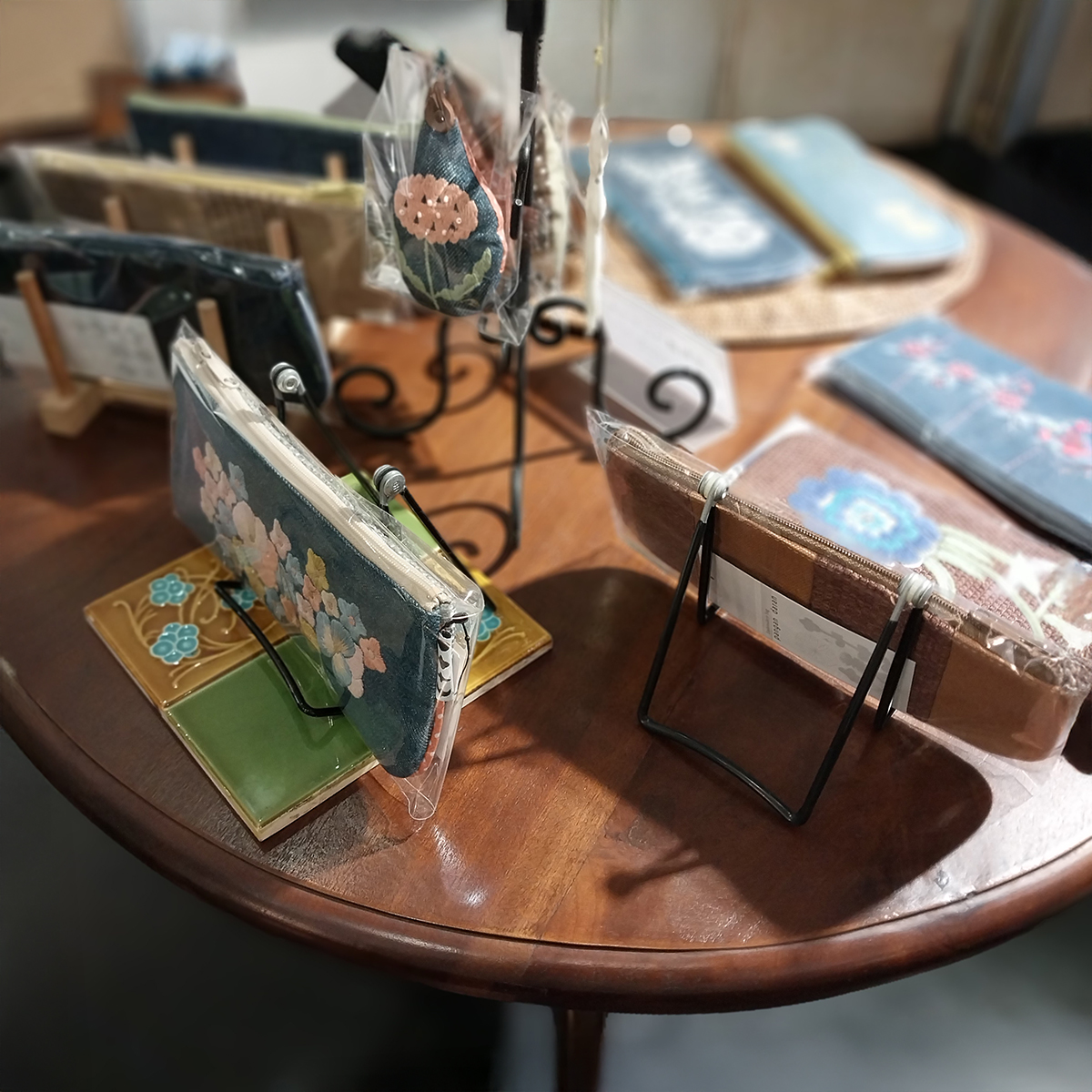 手刺繍ペンケース