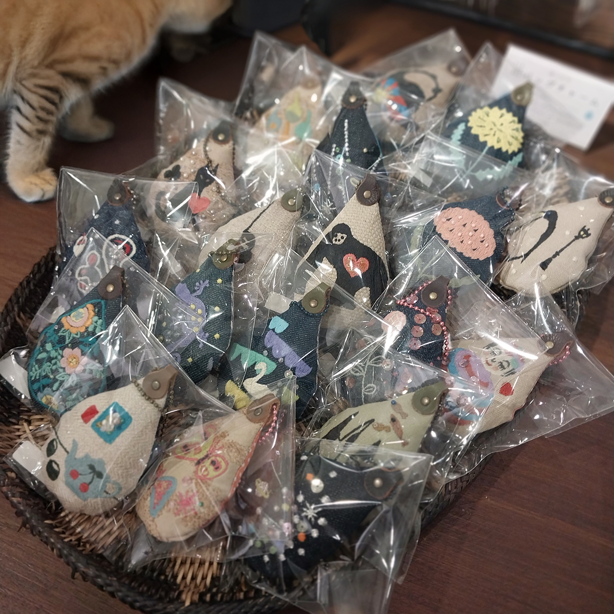 泪バッグチャーム