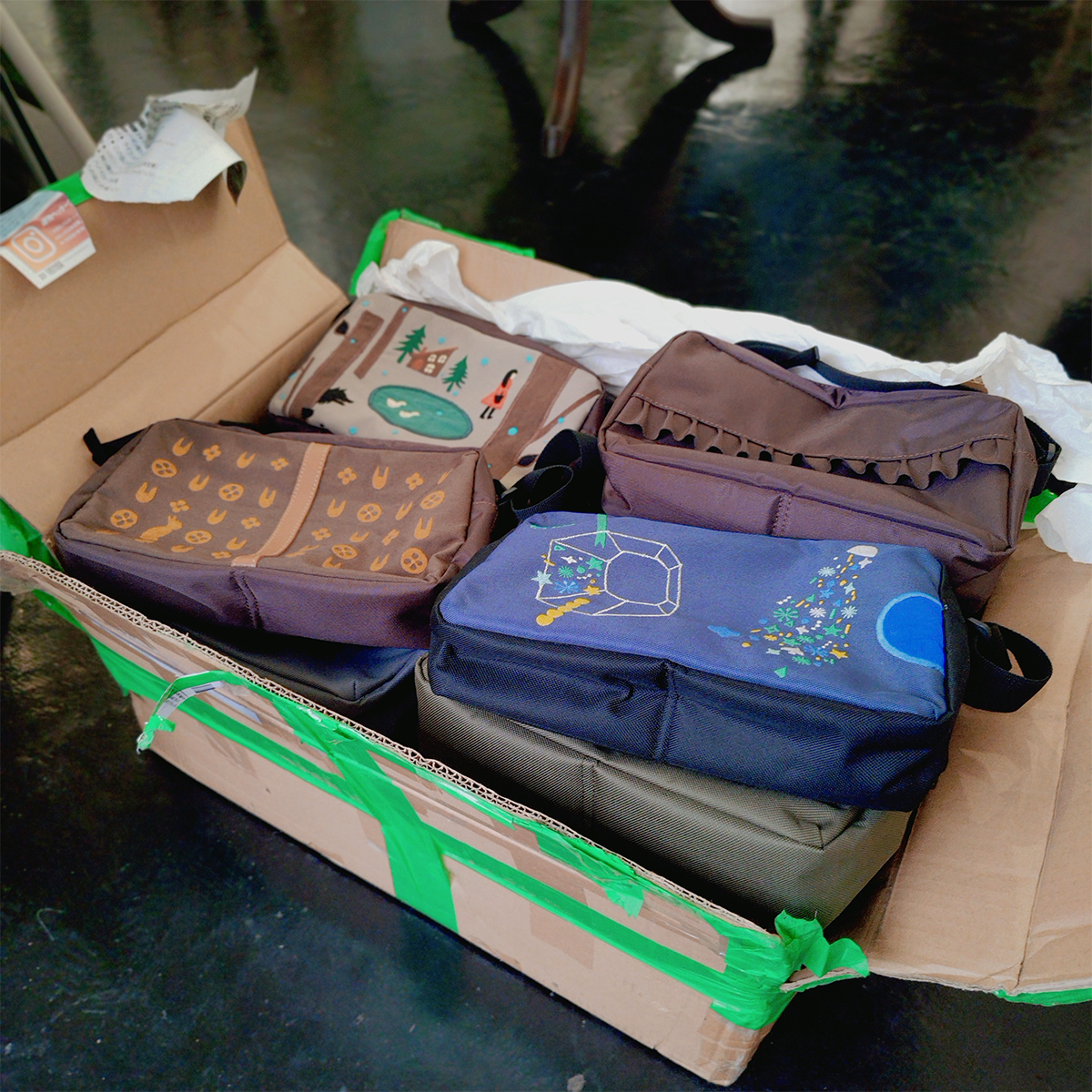 ナイロンショルダーバッグが届いた。